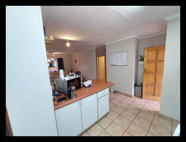 2 BEDROOM PROPERTY TO RENT IN DIE HOEWES